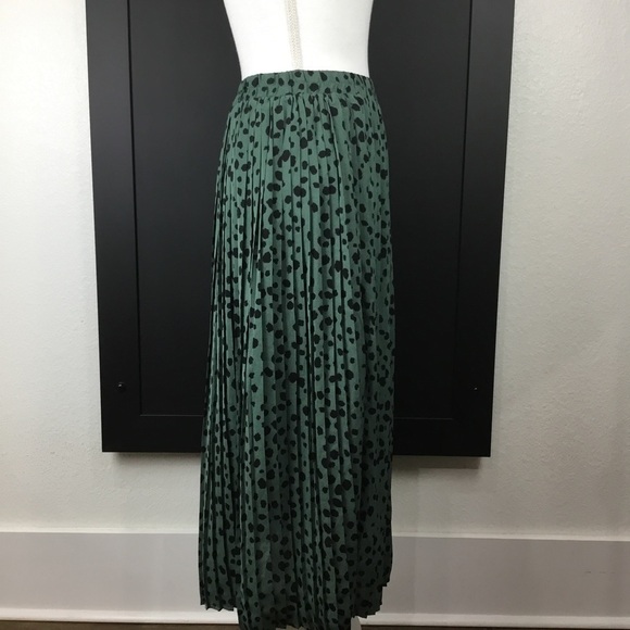 EASEL Green And Black Polka Dot Pleated Skirt Size Small - Picture 4 of 9